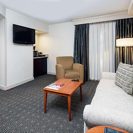 Hilton New York Jfk Airport Hotel Buitenkant foto